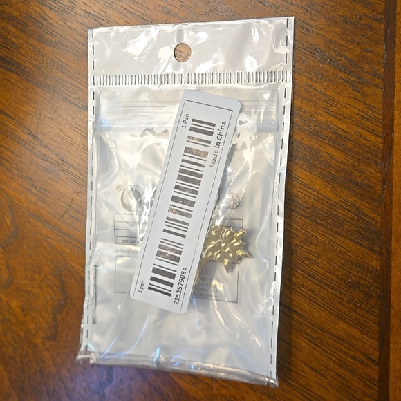 Crystal Gold Snowflake Shaped Alloy Dangle Earrings _ Minimalist Creative - Picture 7 of 7